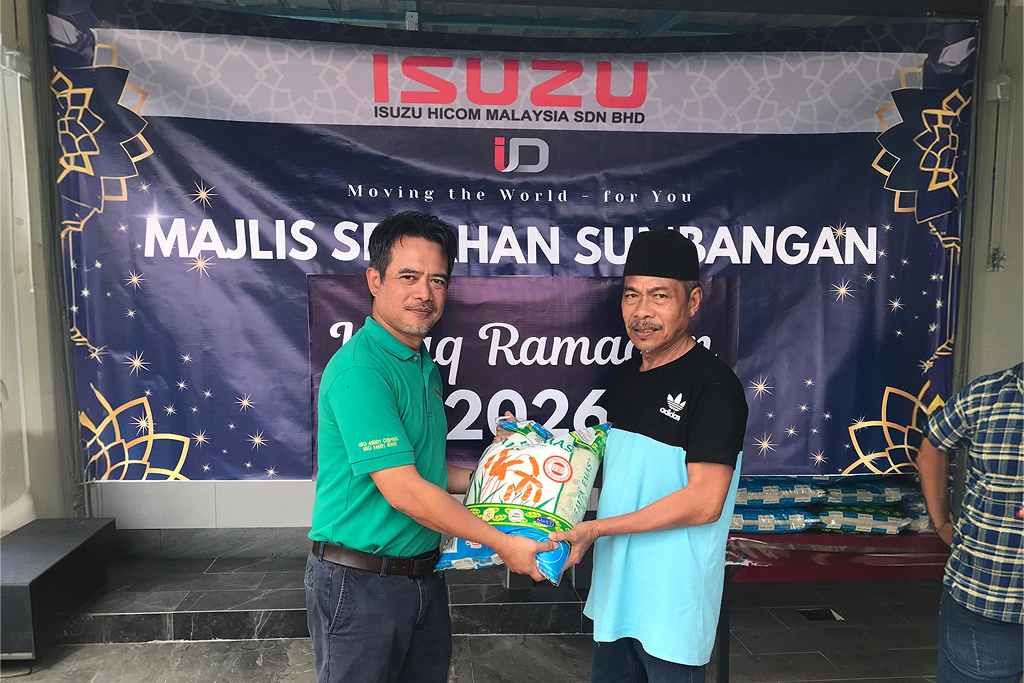 ihm distributes 310 bags of rice 2